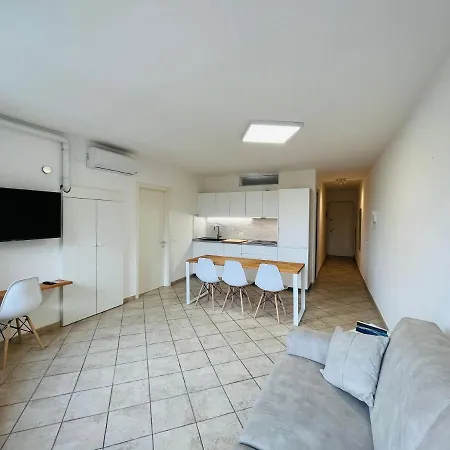 Manga Rosa Apartamento Malcesine