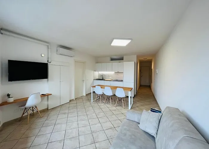 Manga Rosa Apartamento Malcesine